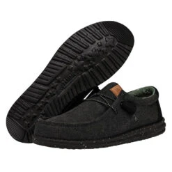 Wally Washed Canvas - Black/Black -Heydude Shop FW23 M 40296 060 WALLY WASHED CANVAS BLACK BLACK LEFT PAIROUTSOLE
